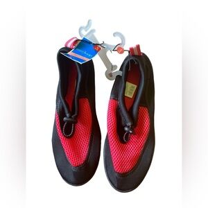Water Shoes West Loop women Red  and Black Size M 7/8Brand New with Tags